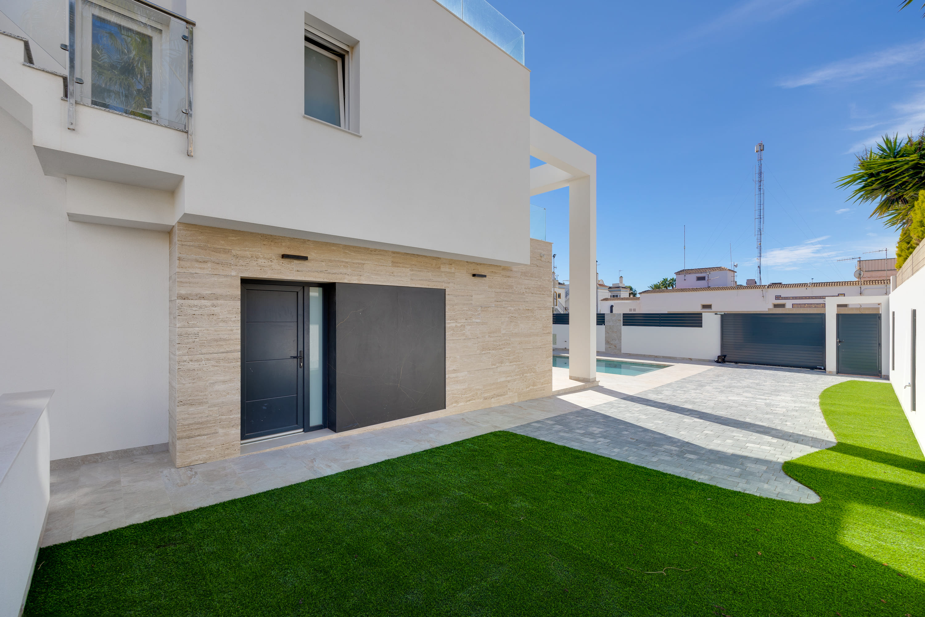 For sale - 4 Bedroom 2 Bathroom detached in Torrevieja - Torrevieja  - Alicante