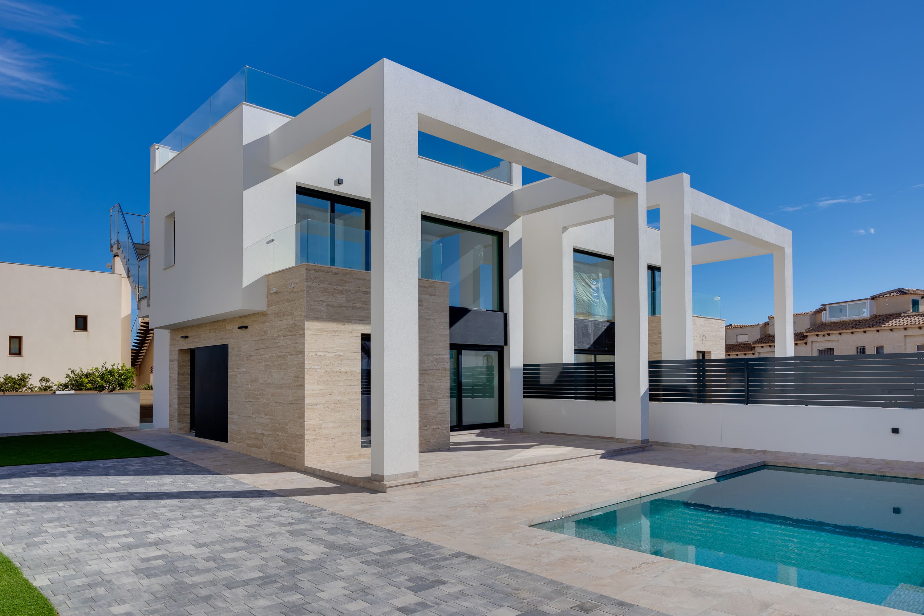 For sale - 4 Bedroom 2 Bathroom detached in Torrevieja - Torrevieja  - Alicante