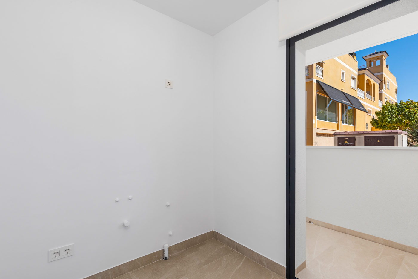 For sale - 4 Bedroom 2 Bathroom ground-floor in Benijófar - Benijófar  - Alicante