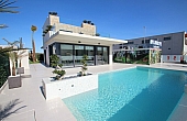 3 Bedroom 2 Bathroom villa in San Miguel de Salinas