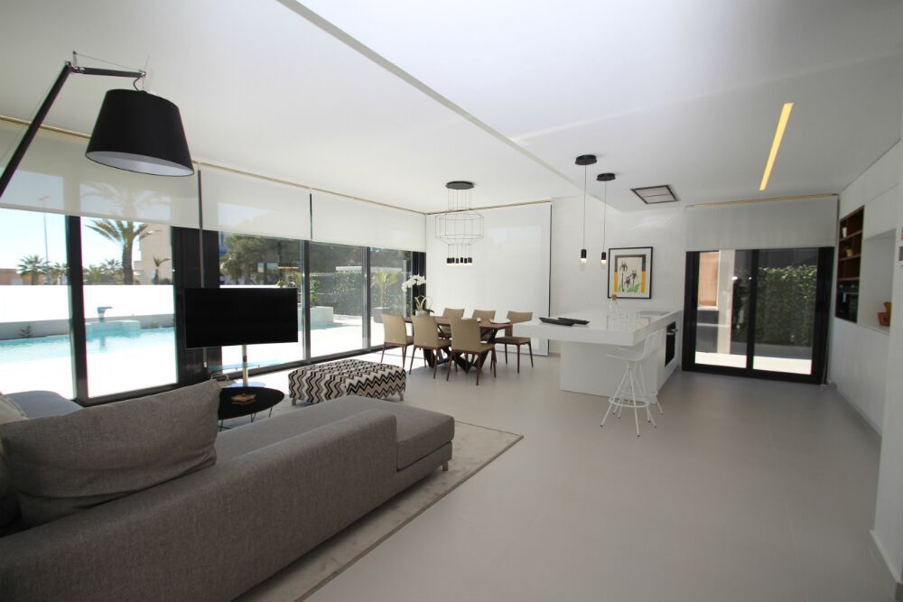 For sale - 4 Bedroom 3 Bathroom villa in San Miguel de Salinas - San Miguel de Salinas  - Alicante