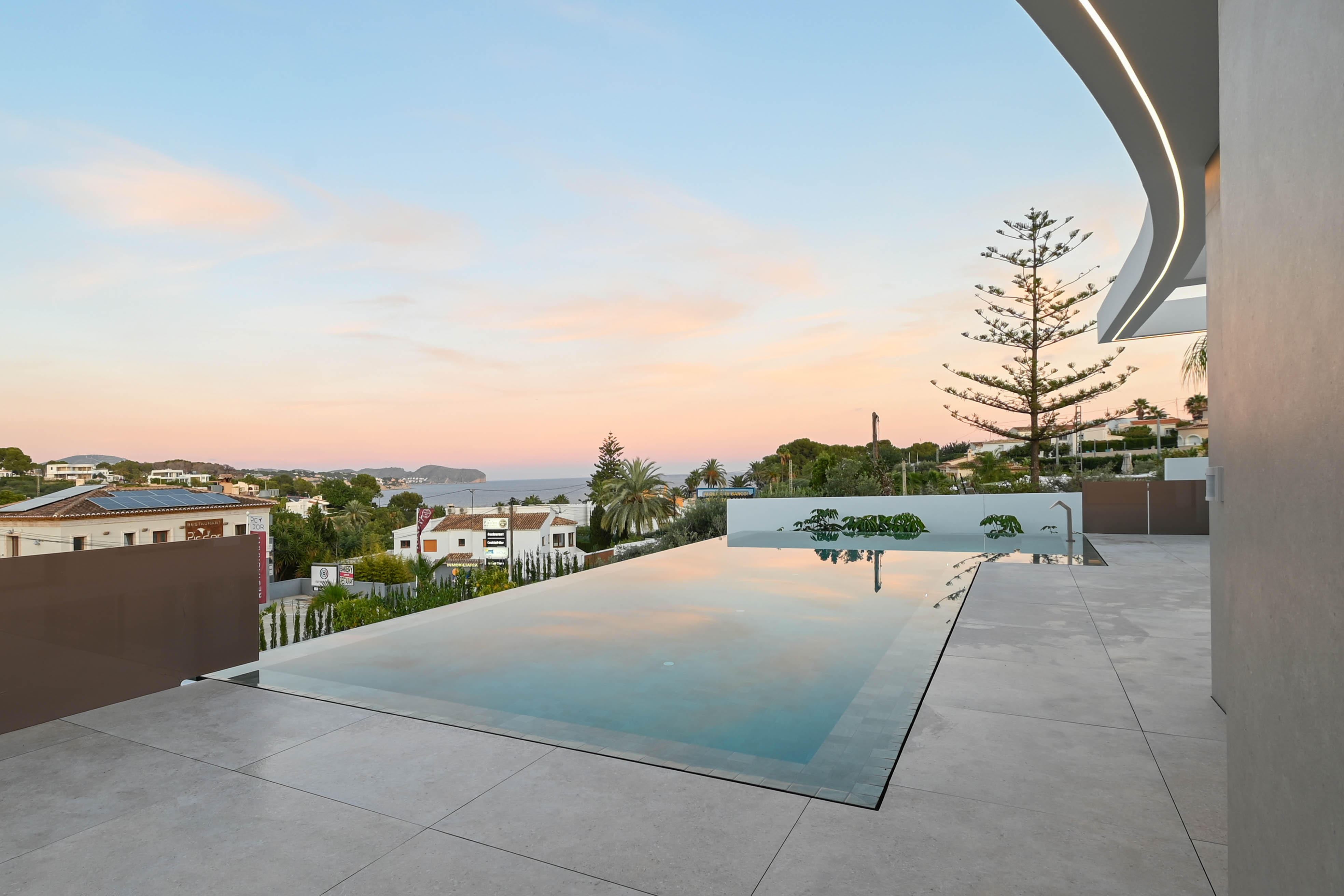 For sale - 4 Bedroom 4 Bathroom villa in Benissa - Benissa  - Alicante