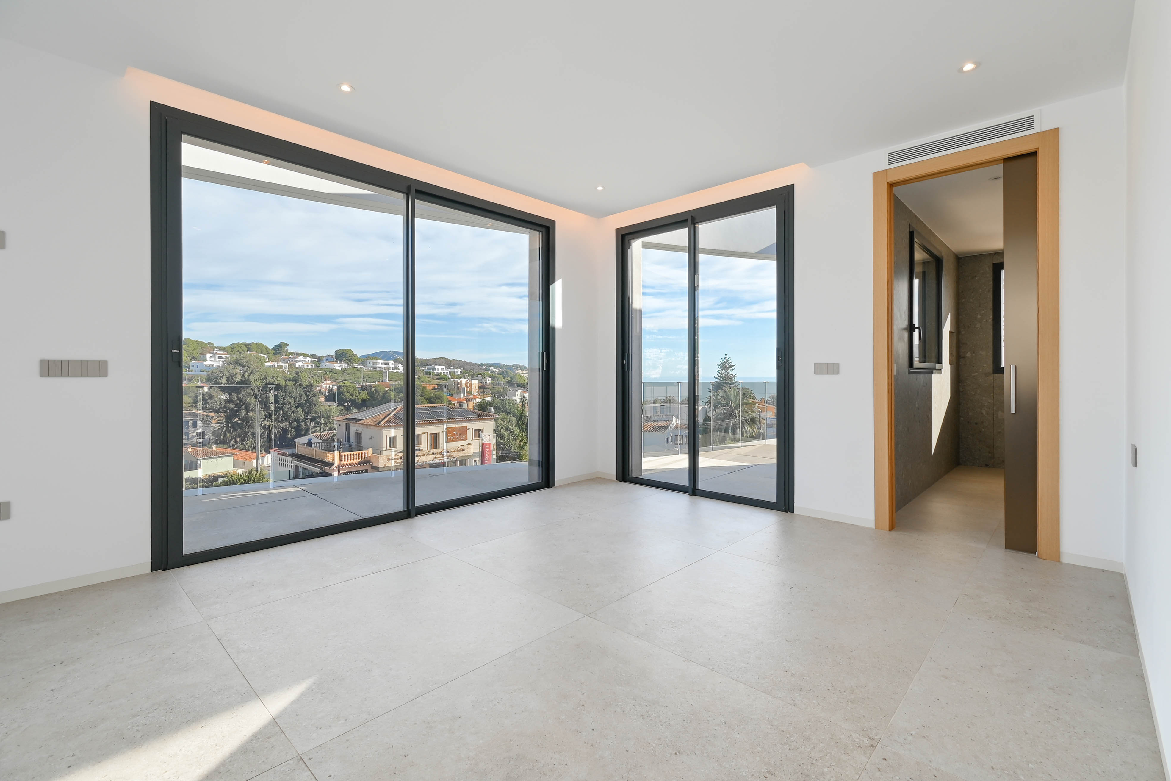 For sale - 4 Bedroom 4 Bathroom villa in Benissa - Benissa  - Alicante