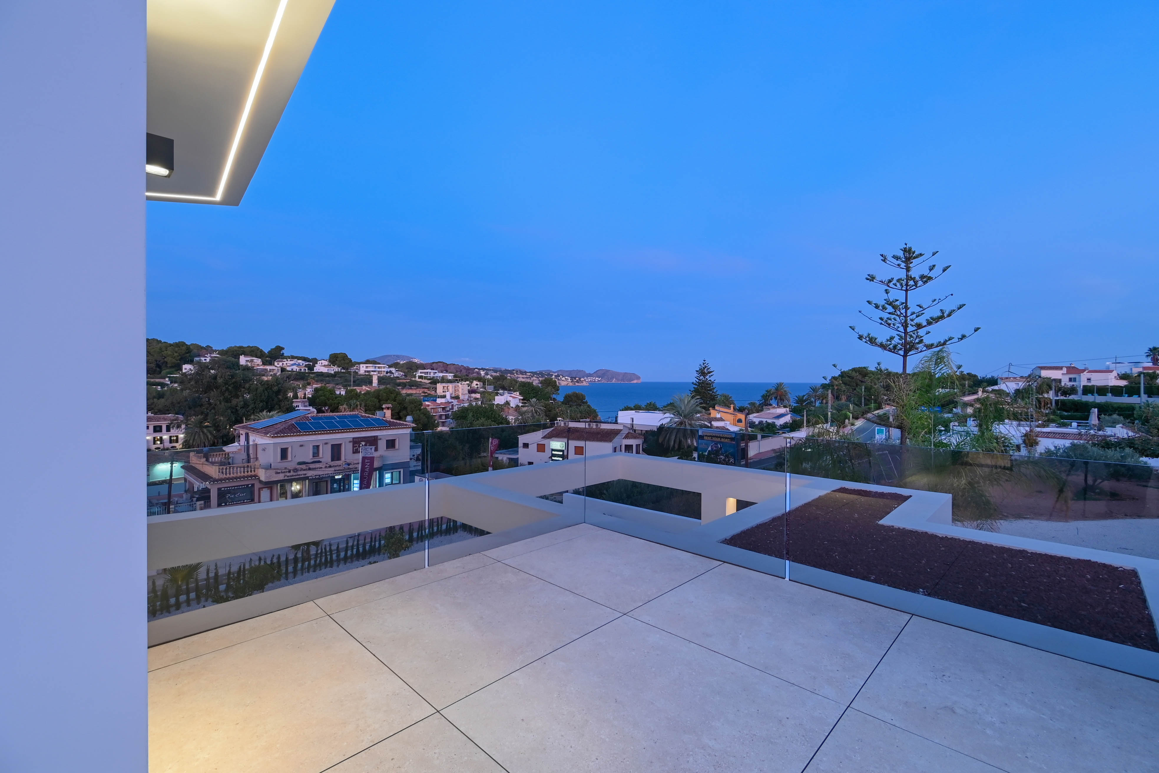 For sale - 4 Bedroom 4 Bathroom villa in Benissa - Benissa  - Alicante