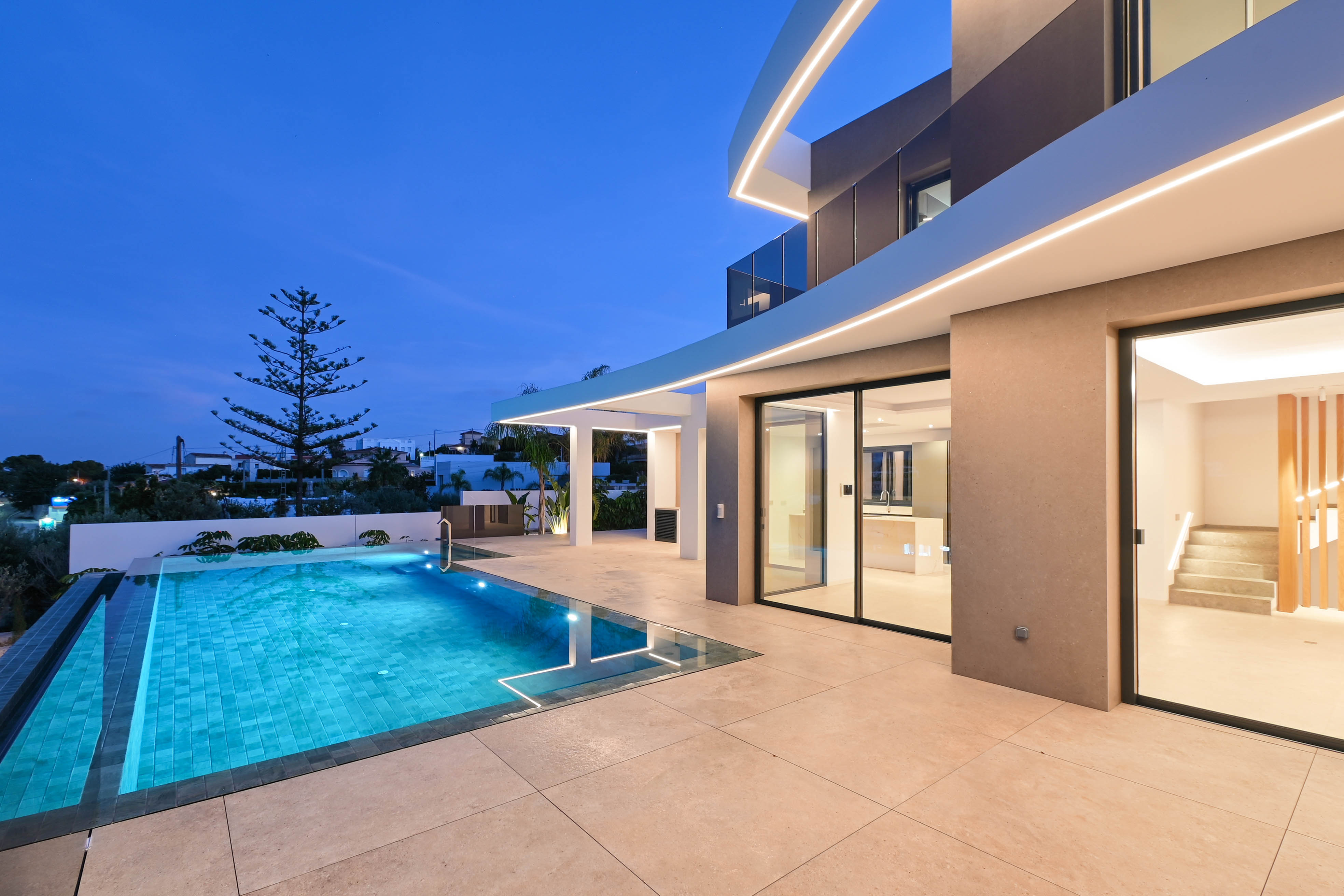 For sale - 4 Bedroom 4 Bathroom villa in Benissa - Benissa  - Alicante