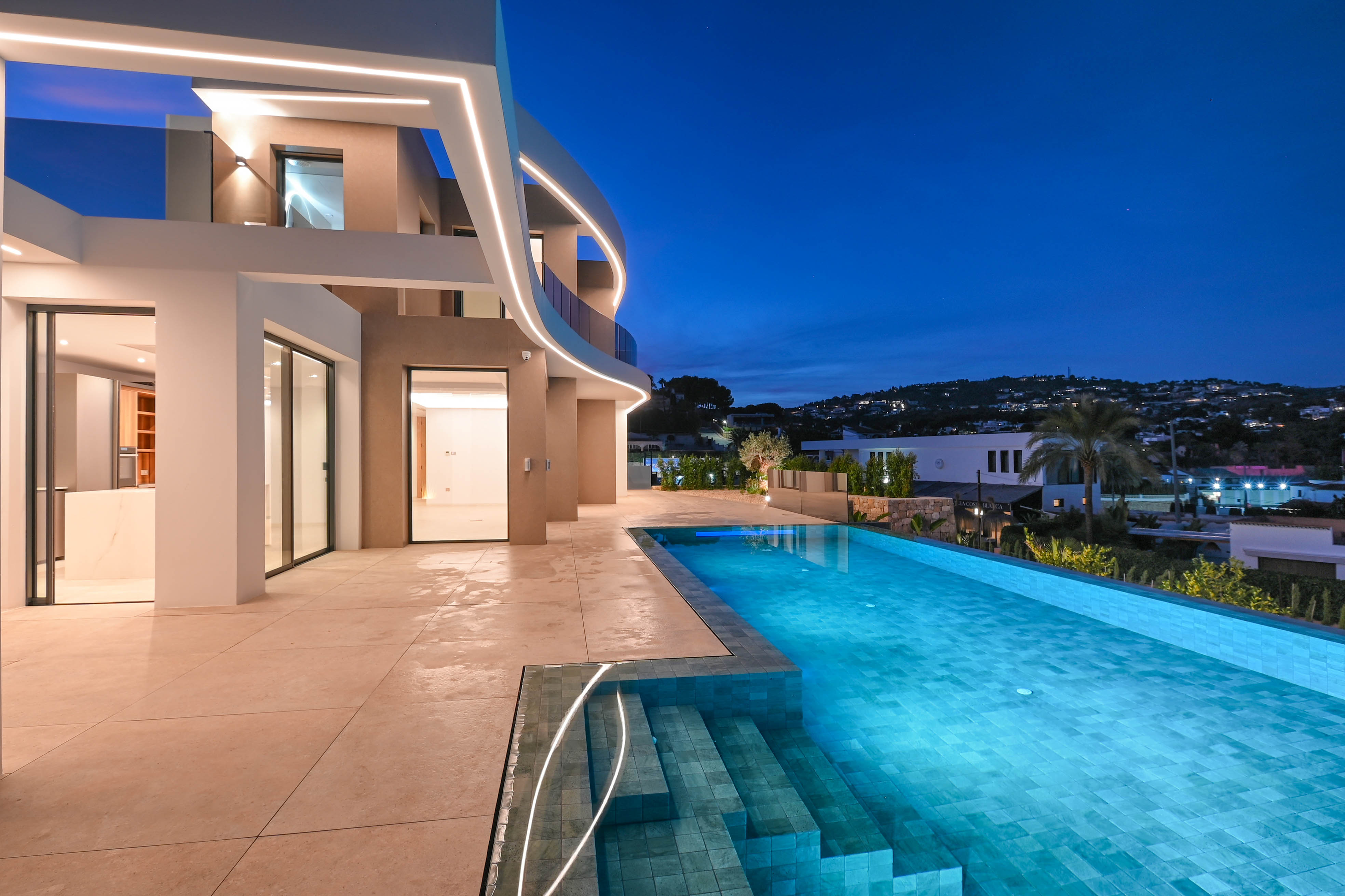 For sale - 4 Bedroom 4 Bathroom villa in Benissa - Benissa  - Alicante