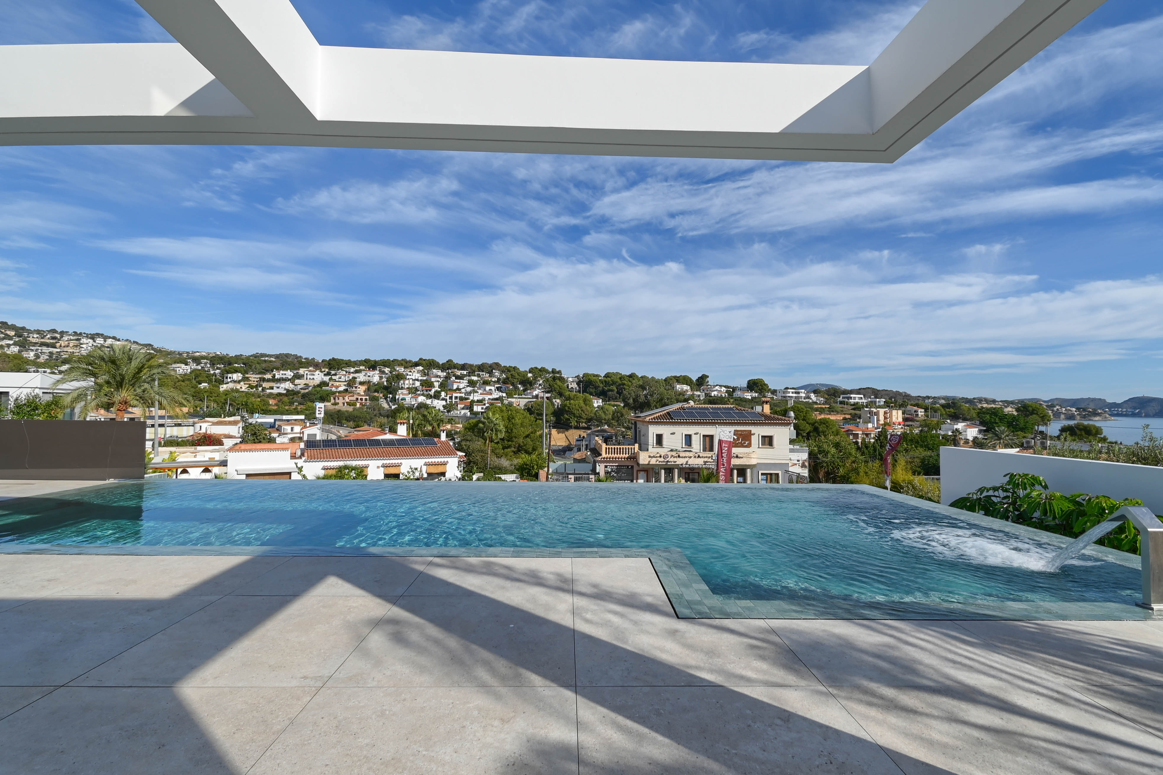 For sale - 4 Bedroom 4 Bathroom villa in Benissa - Benissa  - Alicante