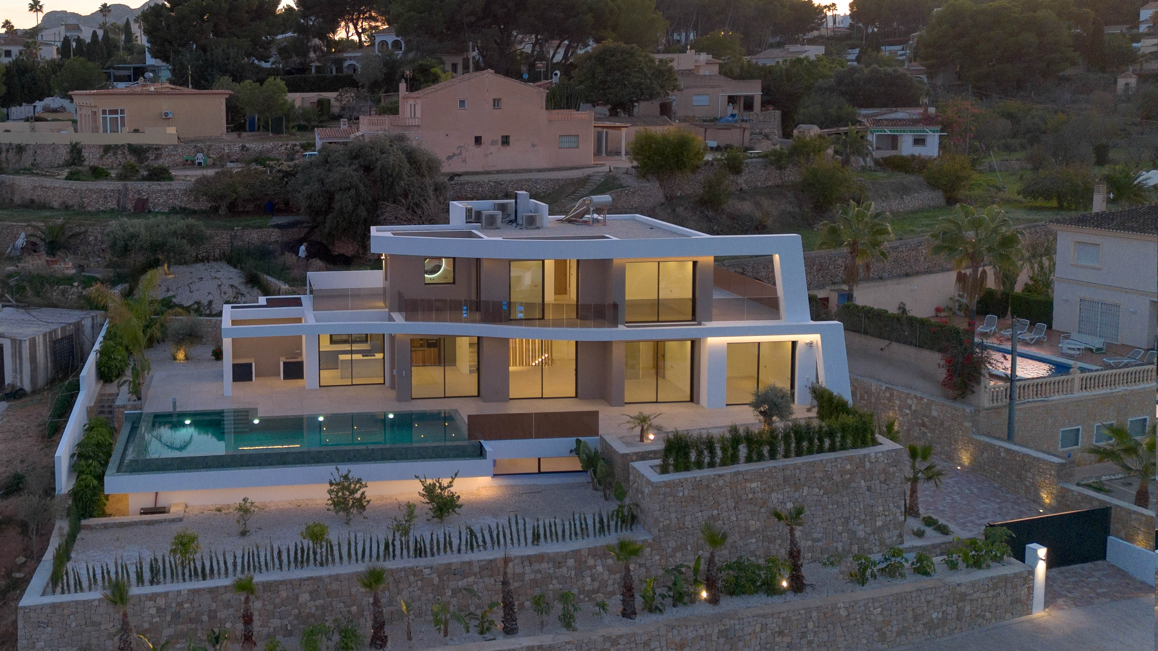 For sale - 4 Bedroom 4 Bathroom villa in Benissa - Benissa  - Alicante