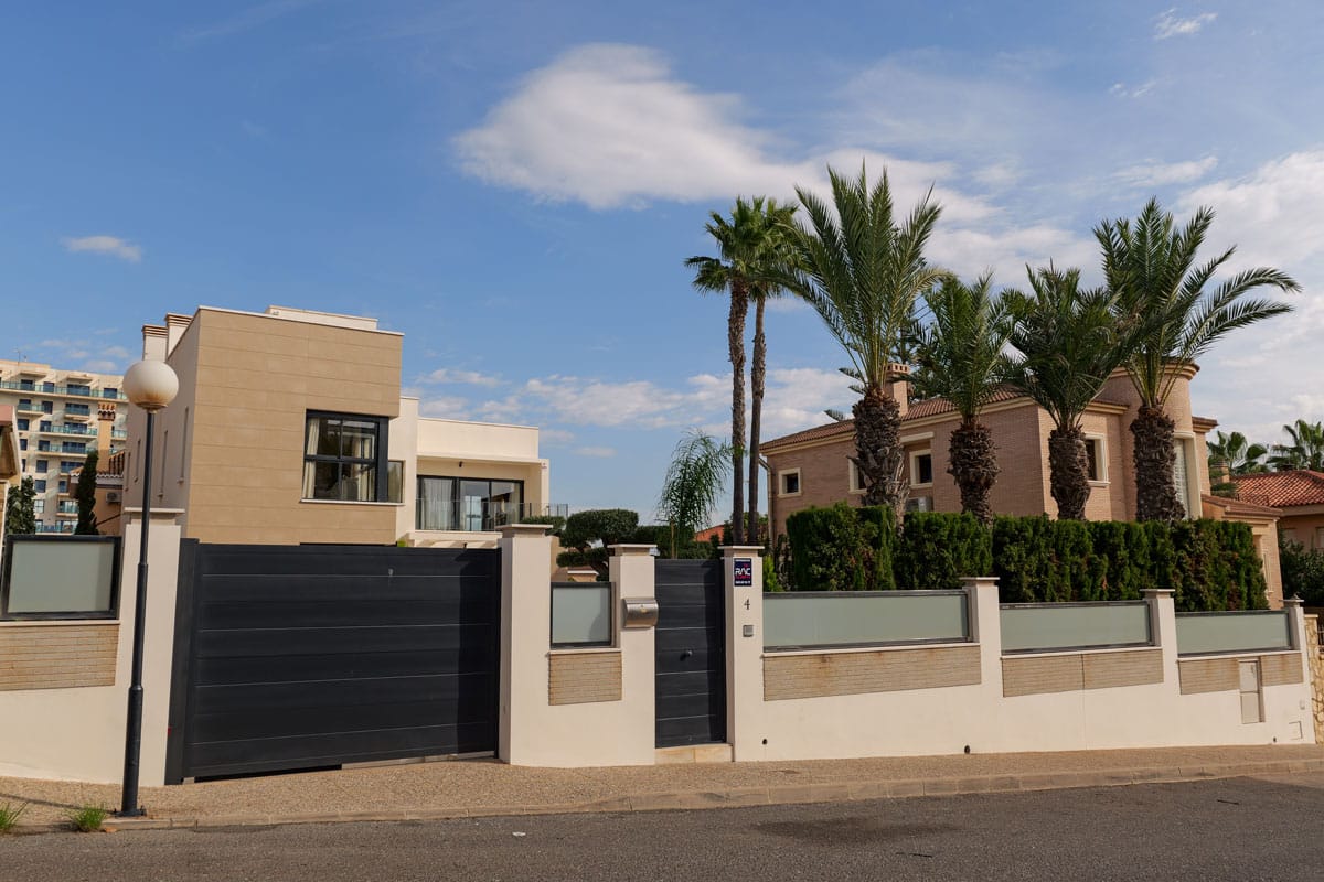 For sale - 3 Bedroom 3 Bathroom villa in Torrevieja - Torrevieja  - Alicante