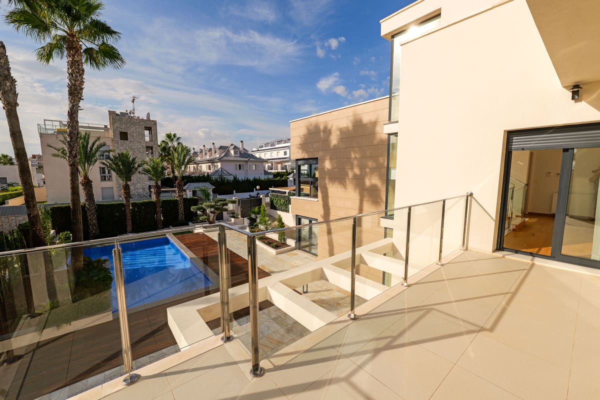 For sale - 3 Bedroom 3 Bathroom villa in Torrevieja - Torrevieja  - Alicante