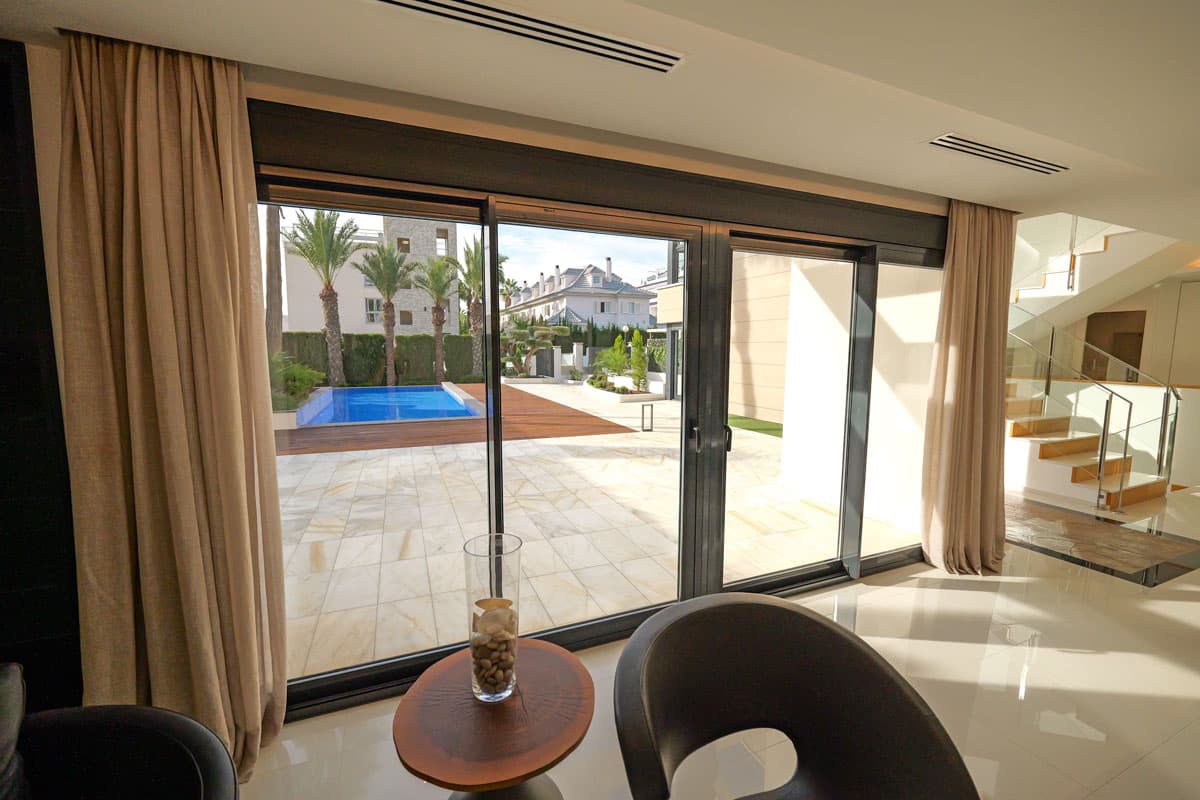 For sale - 3 Bedroom 3 Bathroom villa in Torrevieja - Torrevieja  - Alicante