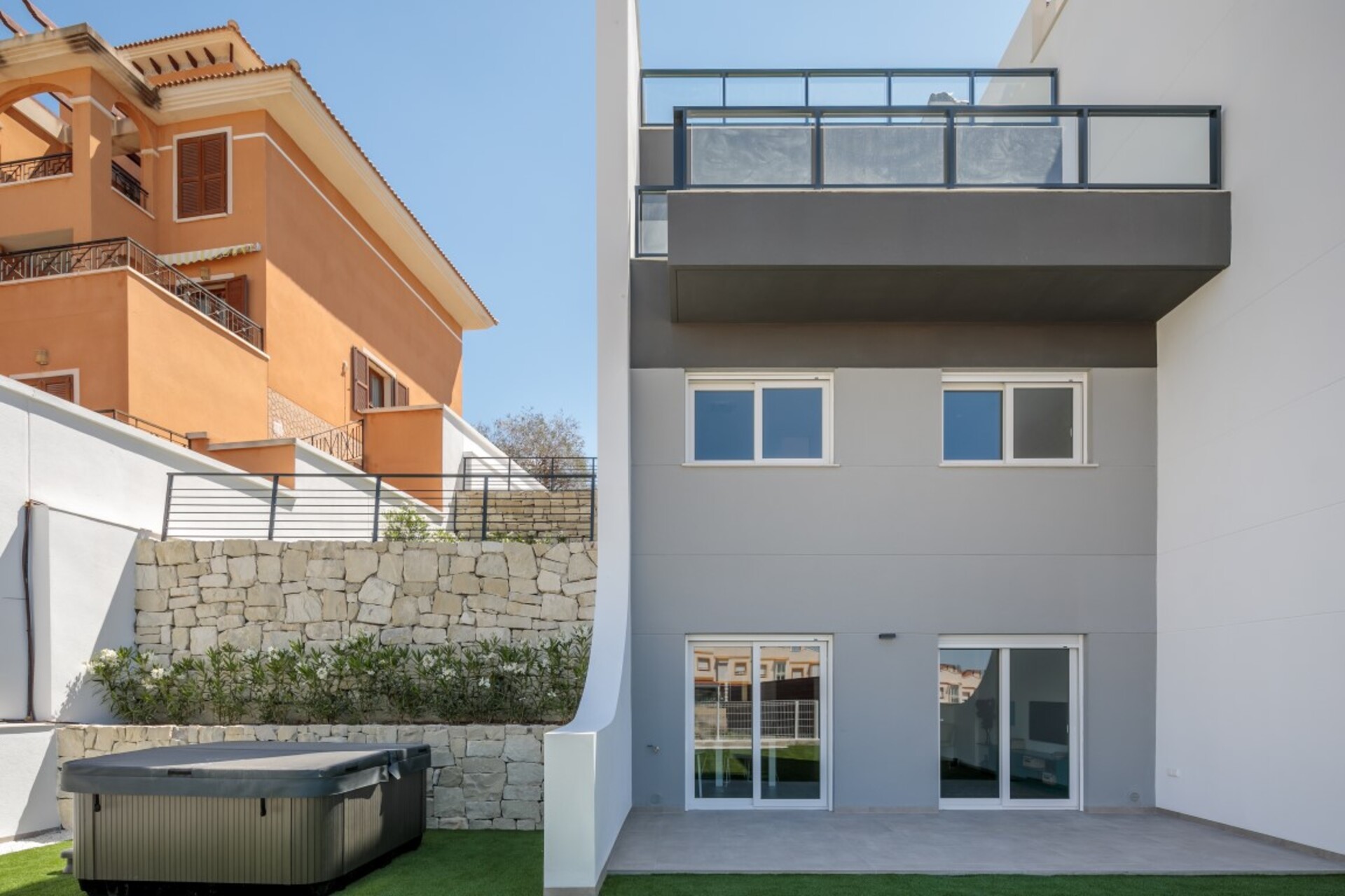 For sale - 4 Bedroom 2 Bathroom terraced in Finestrat - Finestrat  - Alicante