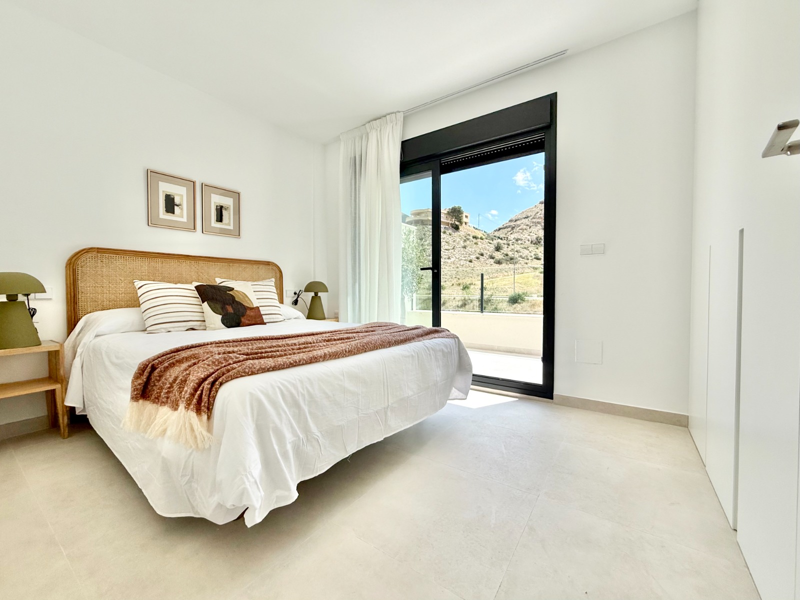 For sale - 3 Bedroom 2 Bathroom low-bungalow in Cox - Cox  - Alicante