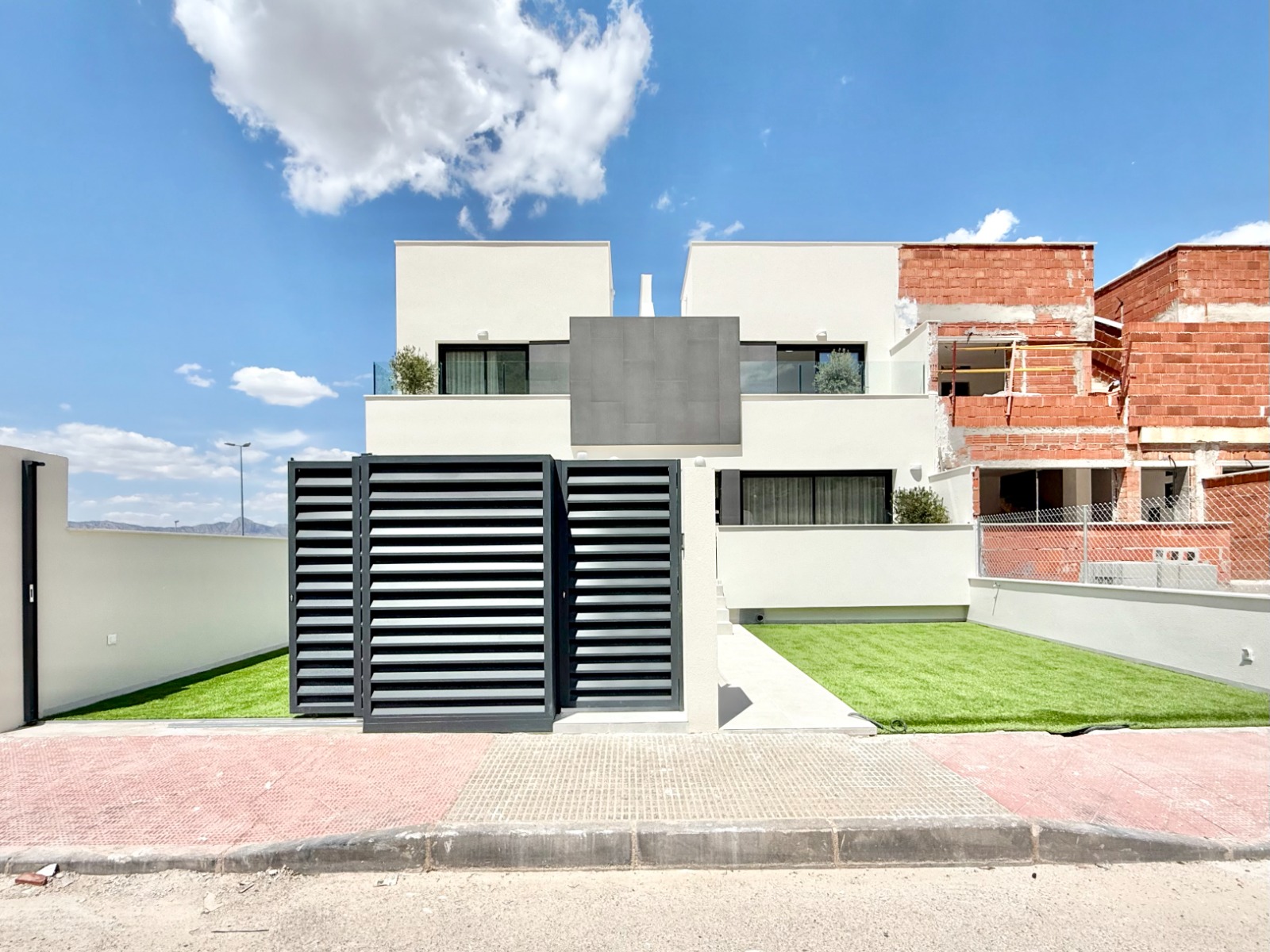 For sale - 3 Bedroom 2 Bathroom high-bungalow in Cox - Cox  - Alicante