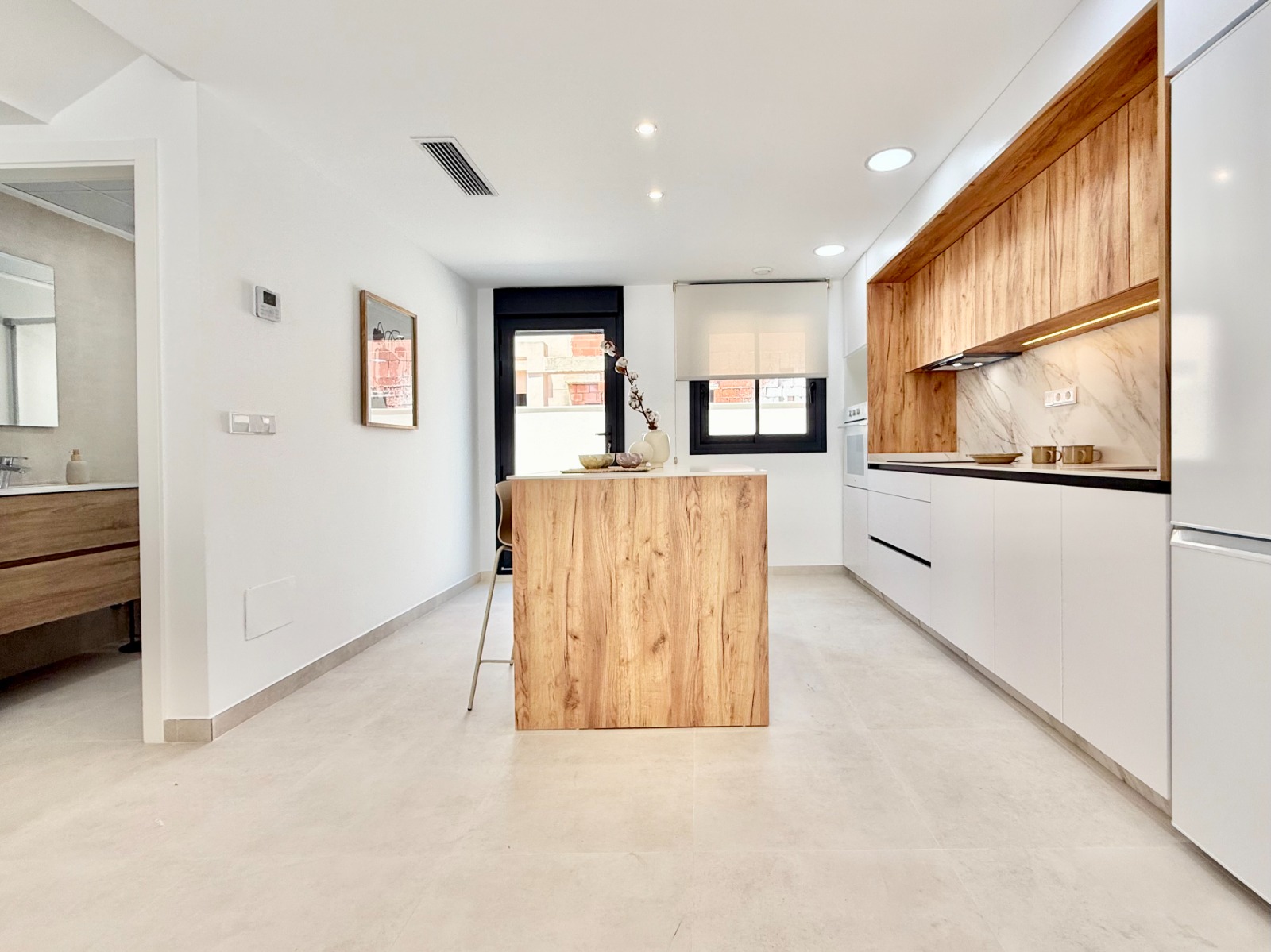 For sale - 3 Bedroom 2 Bathroom high-bungalow in Cox - Cox  - Alicante