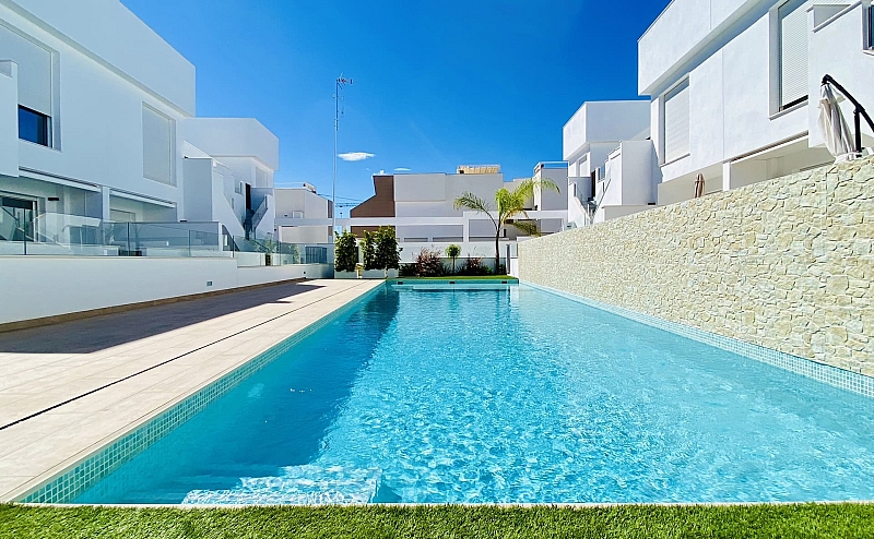 2 Bedroom 2 Bathroom low-bungalow in Pilar de la Horadada