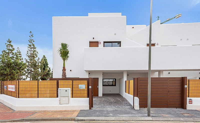 3 Bedroom 2 Bathroom low-bungalow in Los Alcázares