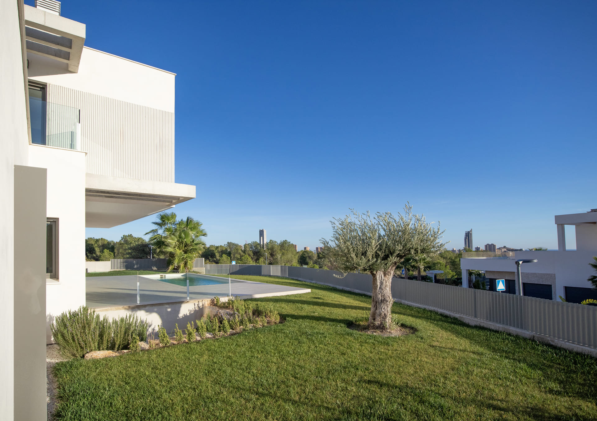 For sale - 4 Bedroom 4 Bathroom detached in Finestrat - Finestrat  - Alicante