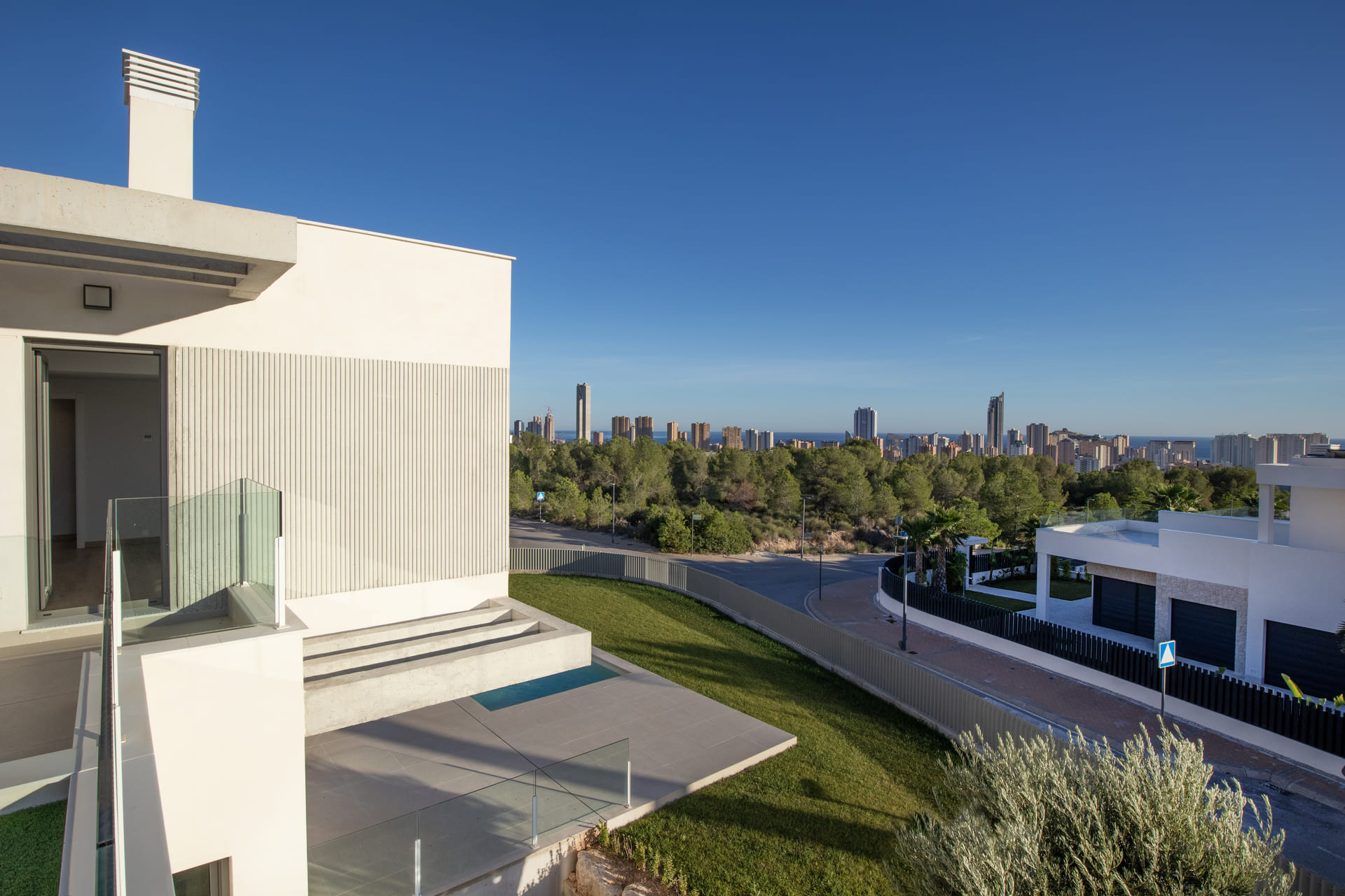 For sale - 4 Bedroom 4 Bathroom detached in Finestrat - Finestrat  - Alicante
