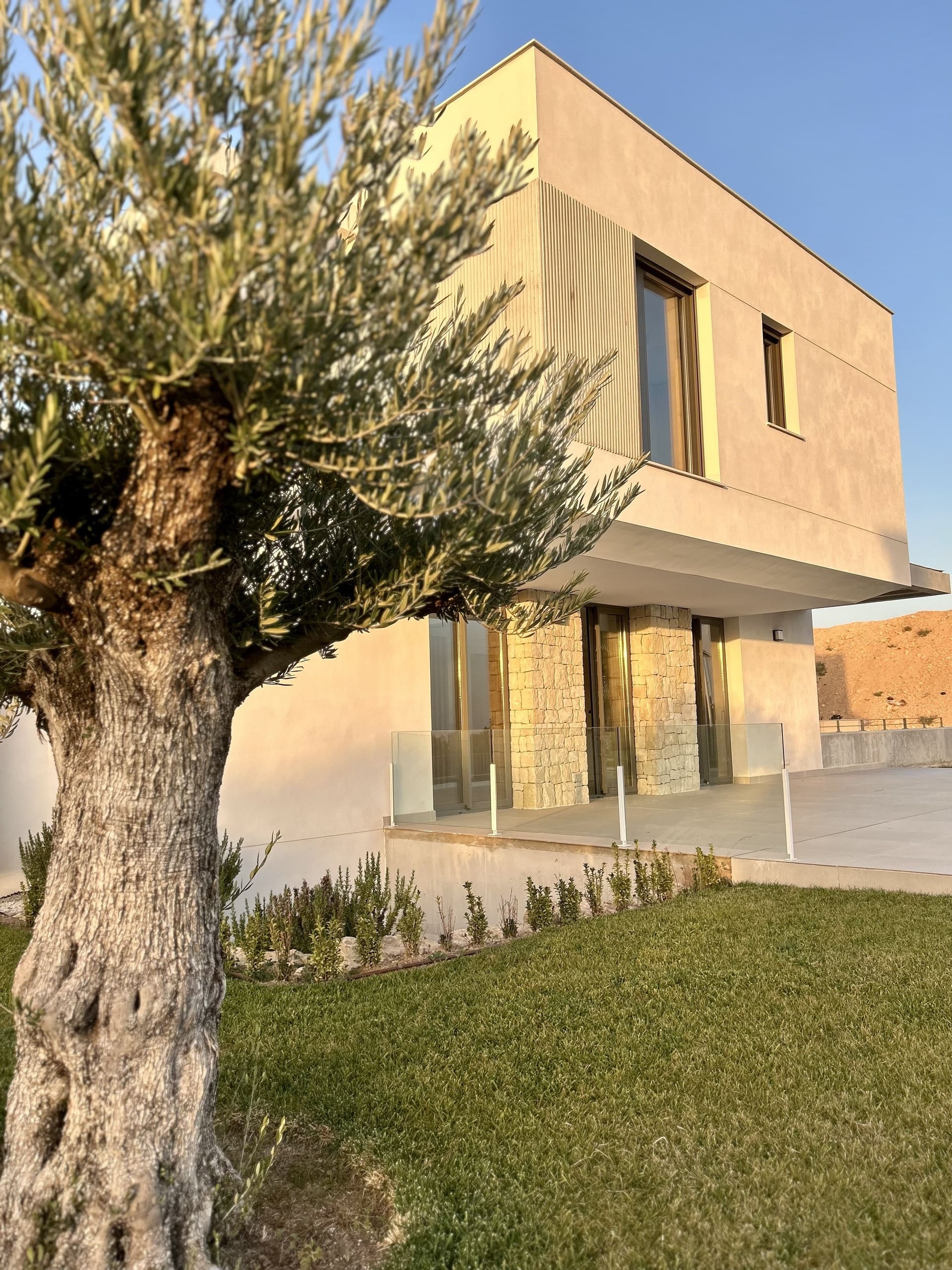 For sale - 6 Bedroom 4 Bathroom detached in Finestrat - Finestrat  - Alicante