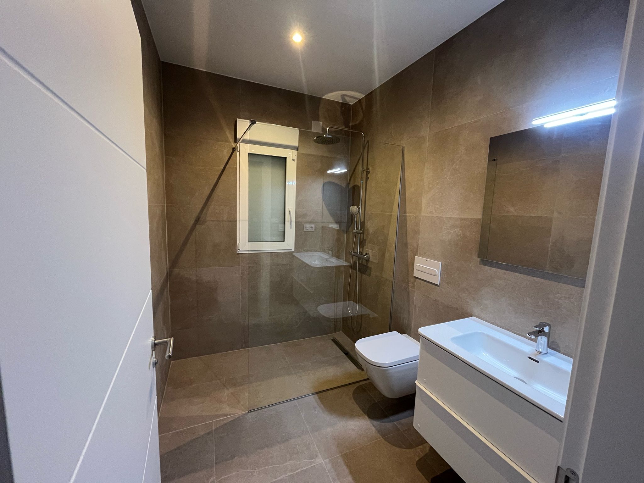 For sale - 3 Bedroom 2 Bathroom terraced in la Romana - la Romana  - Alicante