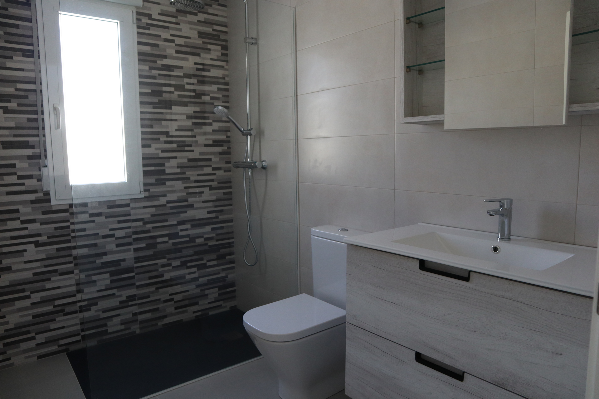 For sale - 3 Bedroom 2 Bathroom terraced in la Romana - la Romana  - Alicante