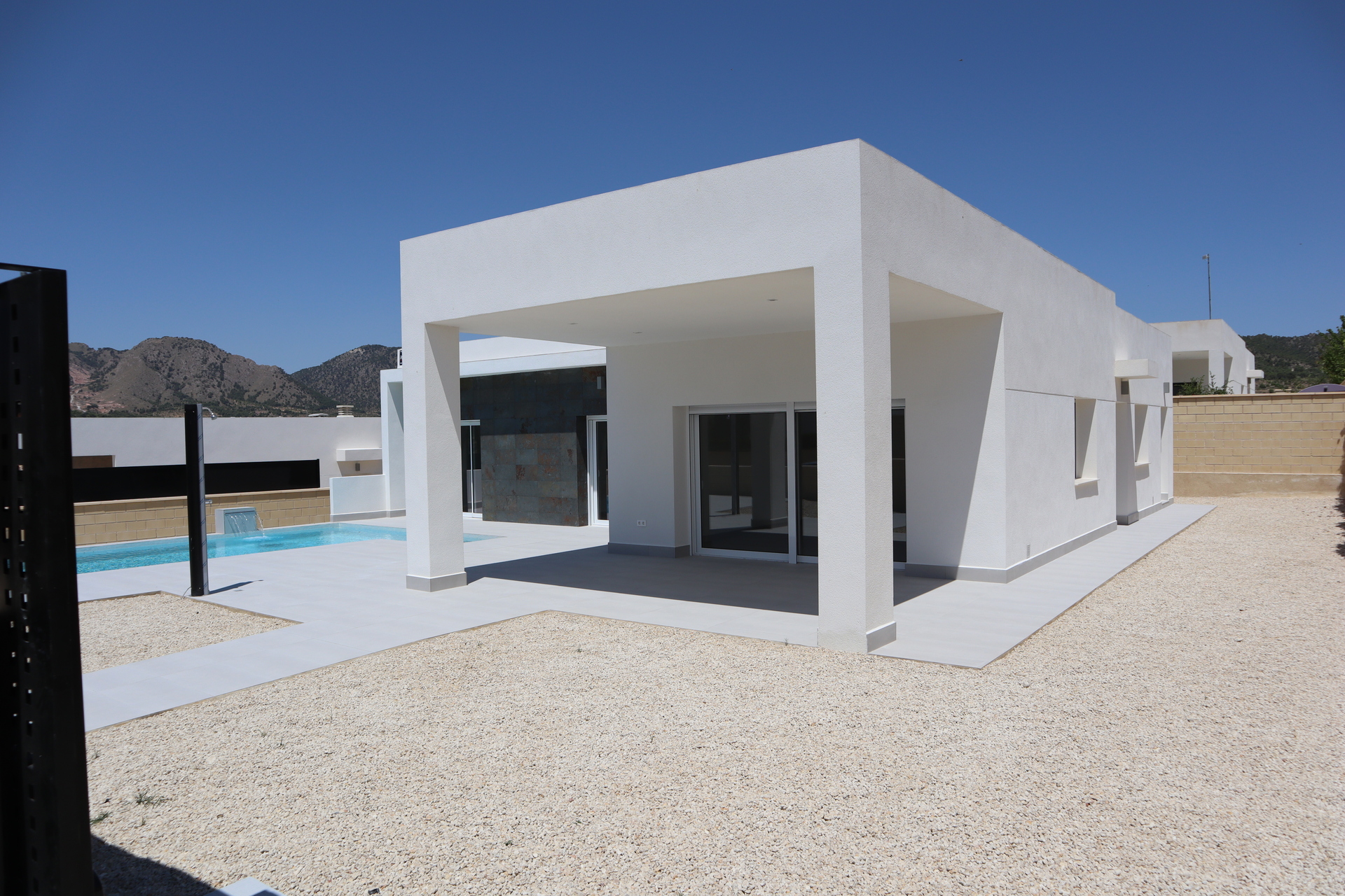 For sale - 3 Bedroom 2 Bathroom terraced in la Romana - la Romana  - Alicante