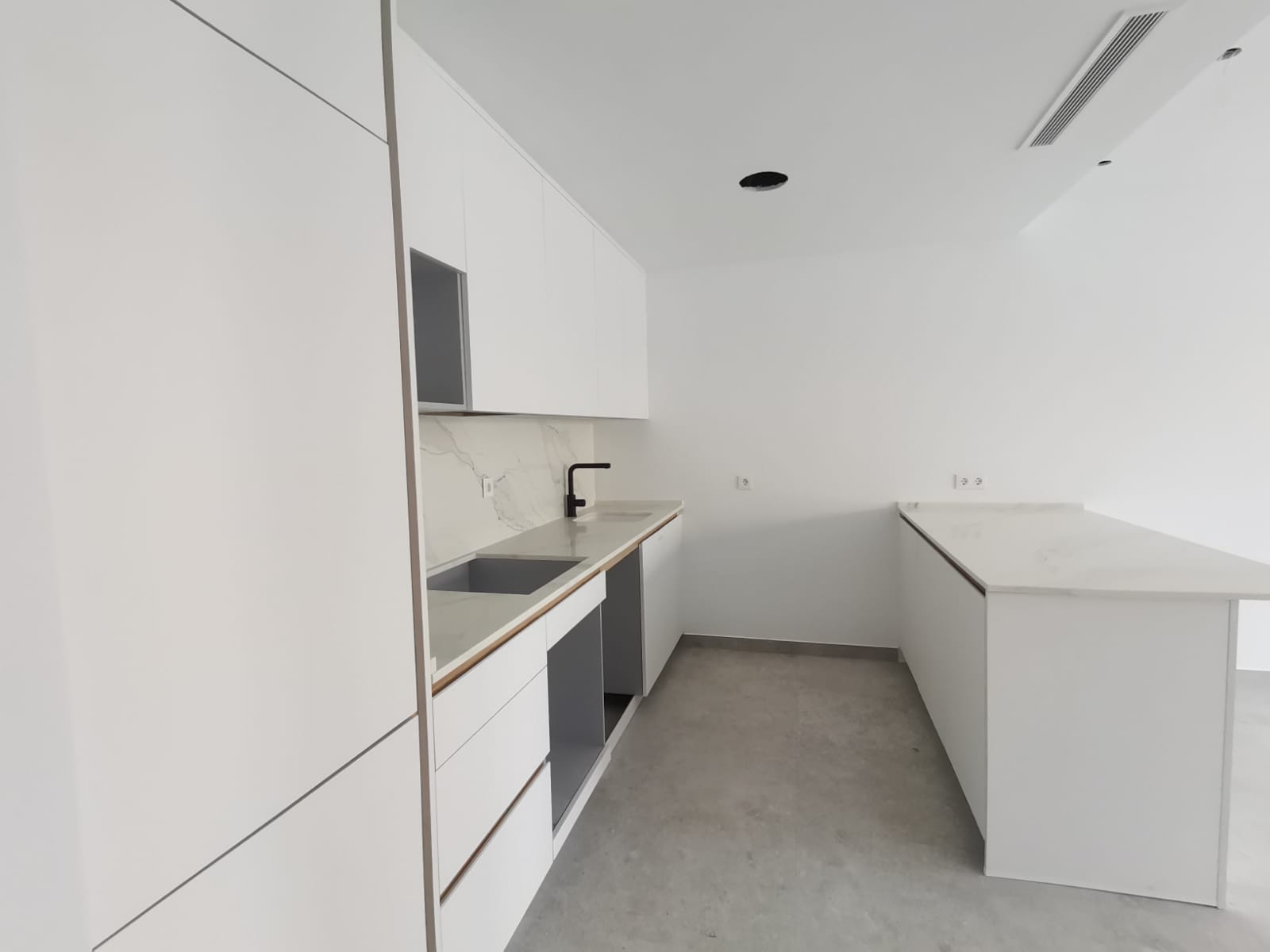 For sale - 3 Bedroom 2 Bathroom ground-floor in Torrevieja - Torrevieja  - Alicante