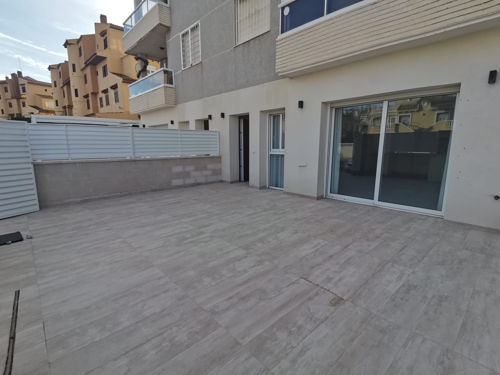 For sale - 3 Bedroom 2 Bathroom ground-floor in Torrevieja - Torrevieja  - Alicante