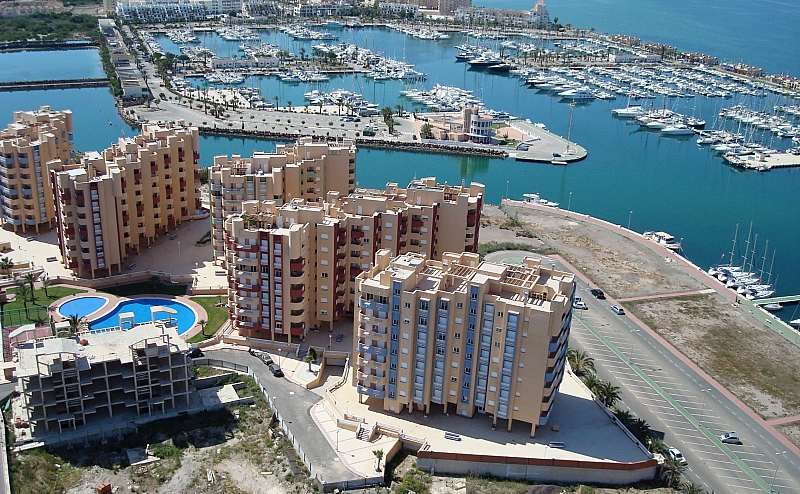 3 Bedroom 2 Bathroom apartment in La Manga del Mar Menor