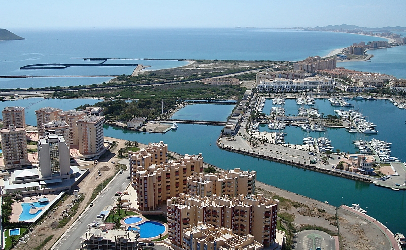 3 Bedroom 2 Bathroom apartment in La Manga del Mar Menor