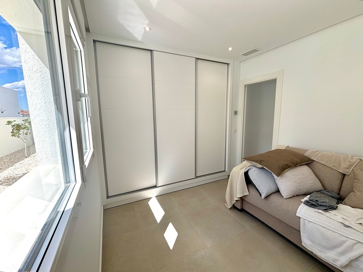 For sale - 3 Bedroom 2 Bathroom detached in Rojales - Rojales  - Alicante