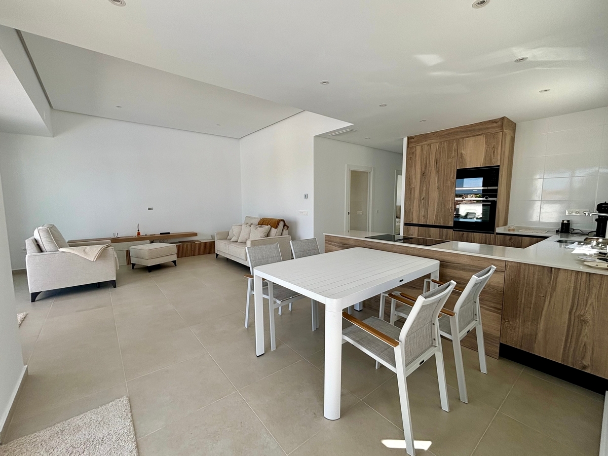 For sale - 3 Bedroom 2 Bathroom detached in Rojales - Rojales  - Alicante