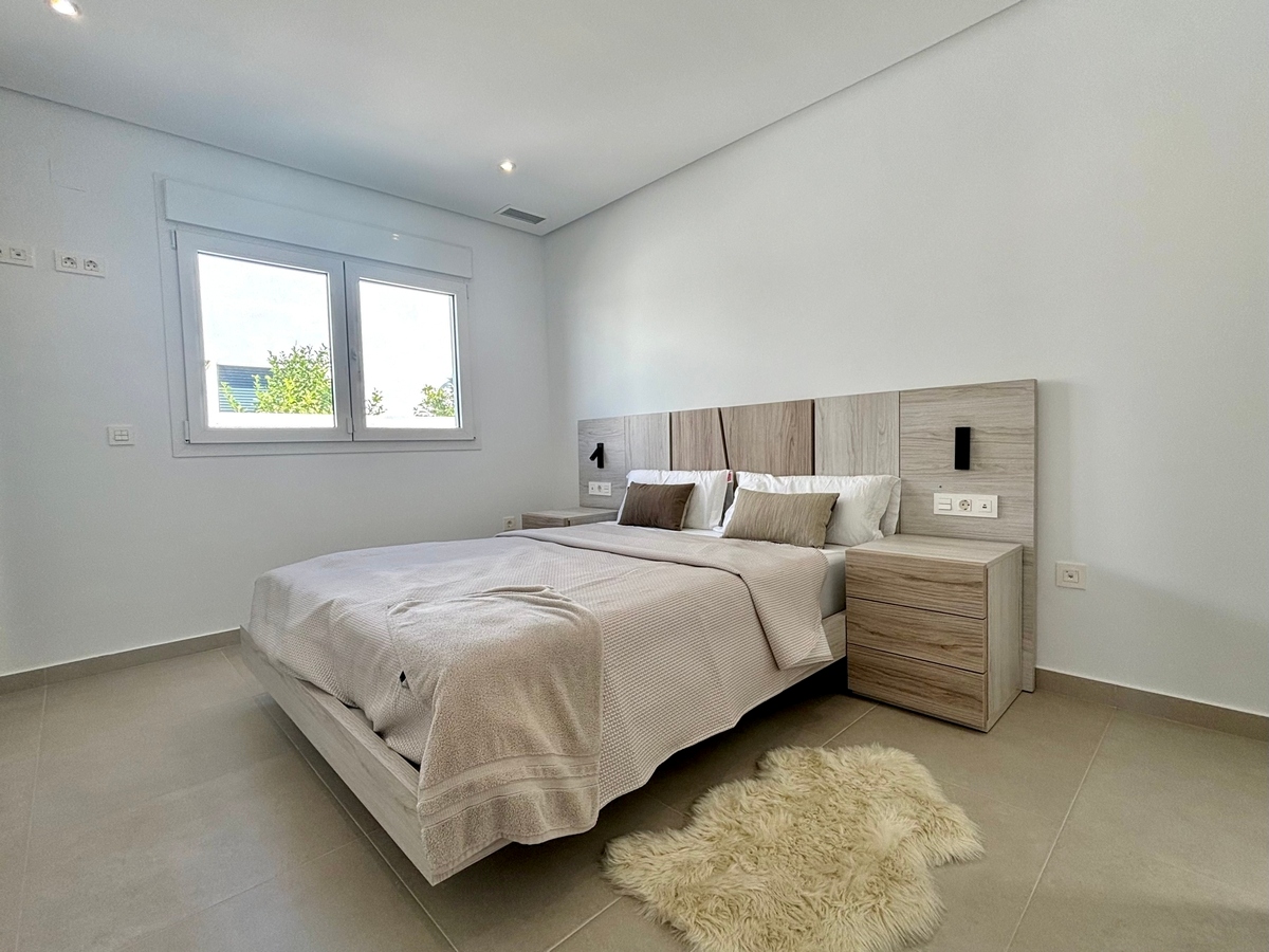 For sale - 3 Bedroom 2 Bathroom detached in Rojales - Rojales  - Alicante