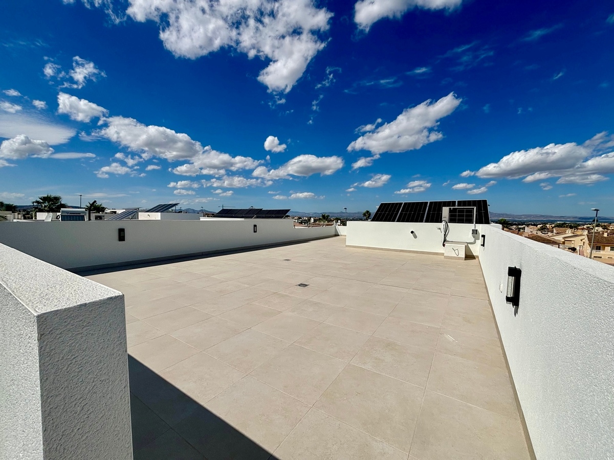 For sale - 3 Bedroom 2 Bathroom detached in Rojales - Rojales  - Alicante