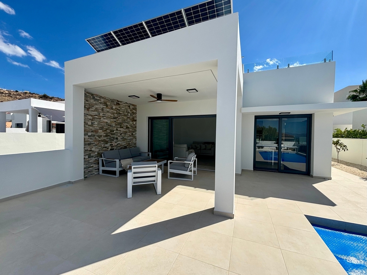 For sale - 3 Bedroom 2 Bathroom detached in Rojales - Rojales  - Alicante