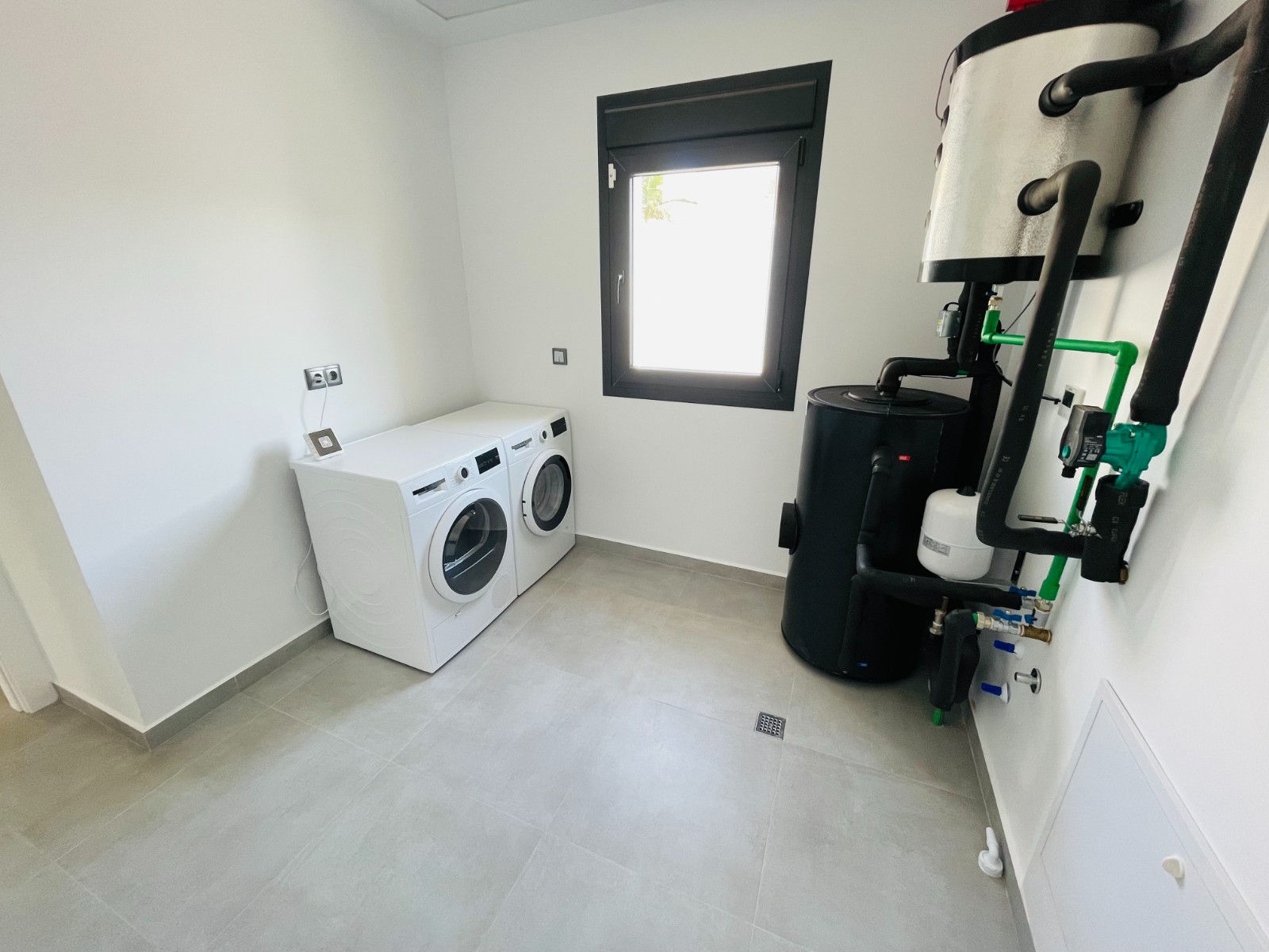 For sale - 5 Bedroom 4 Bathroom detached in Torrevieja - Torrevieja  - Alicante