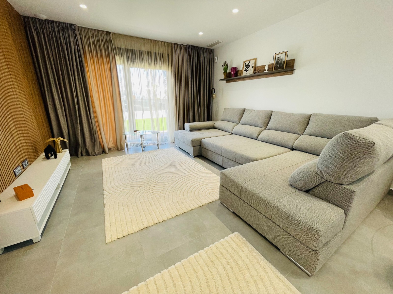For sale - 5 Bedroom 4 Bathroom detached in Torrevieja - Torrevieja  - Alicante