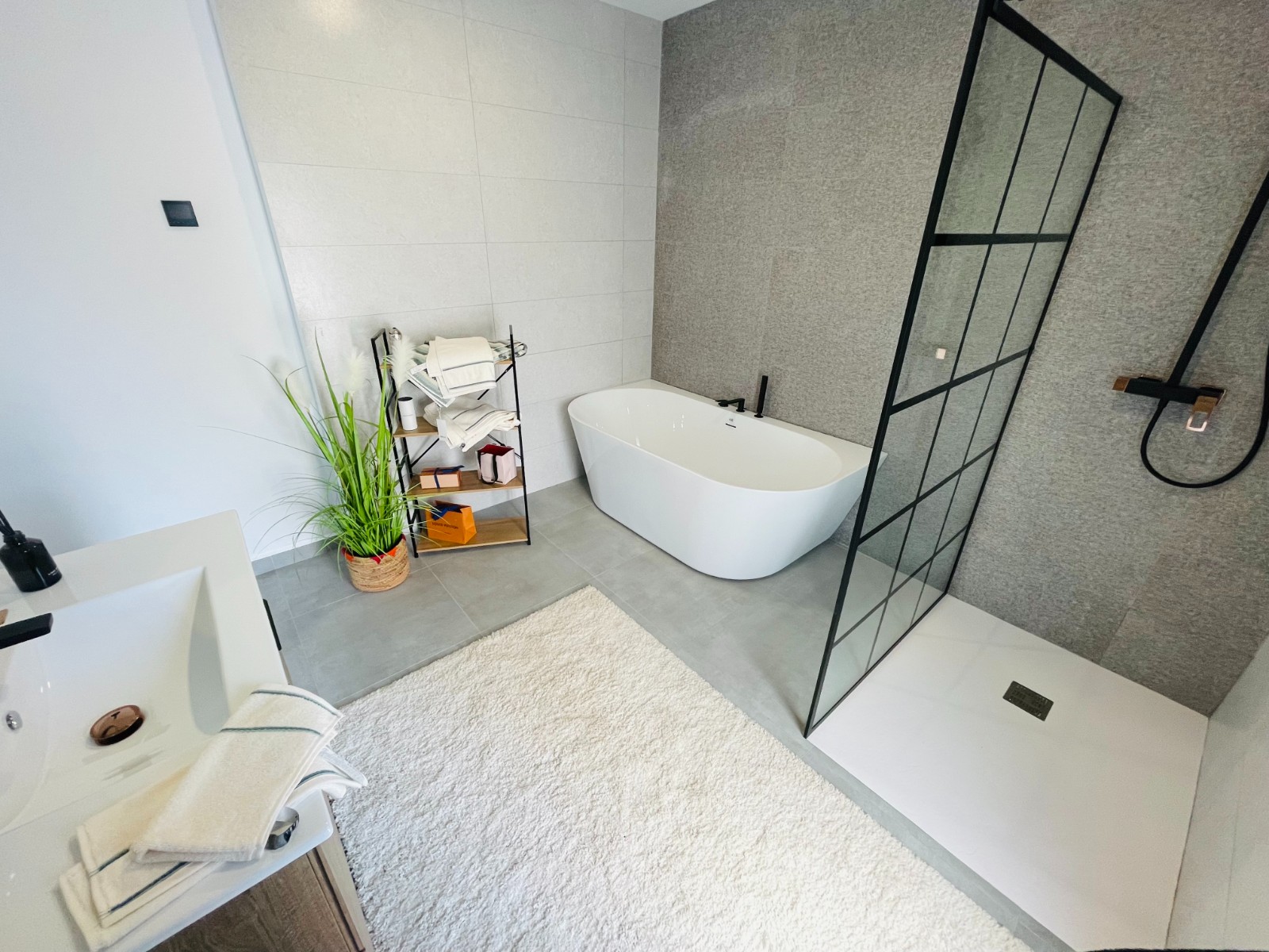 For sale - 5 Bedroom 4 Bathroom detached in Torrevieja - Torrevieja  - Alicante