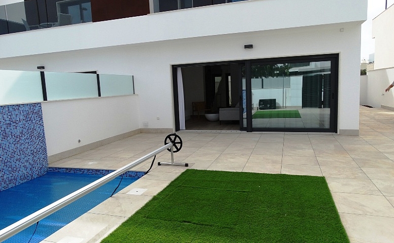 3 Bedroom 3 Bathroom semi-detached in Pilar de la Horadada