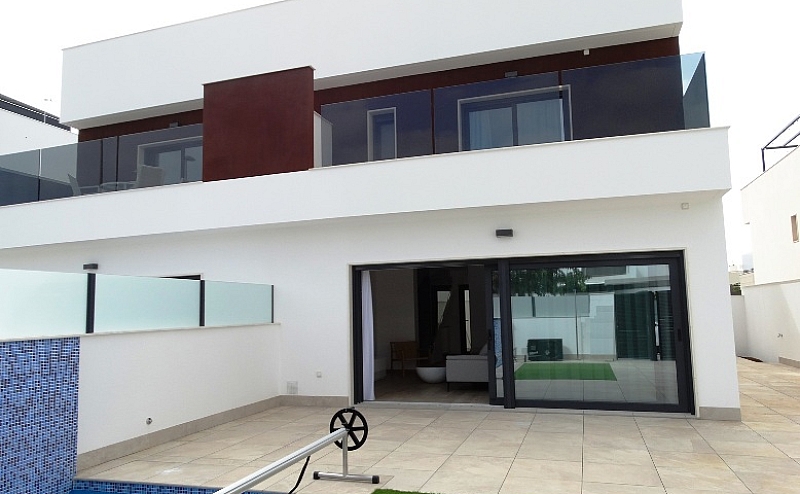 3 Bedroom 3 Bathroom semi-detached in Pilar de la Horadada