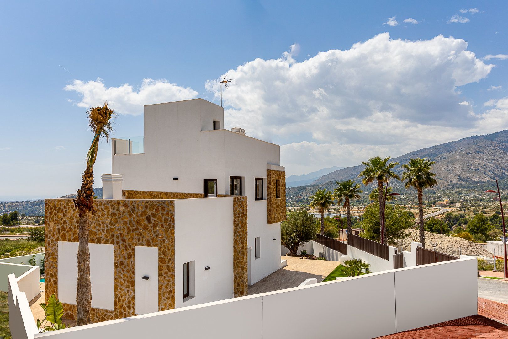 For sale - 3 Bedroom 4 Bathroom detached in Finestrat - Finestrat  - Alicante