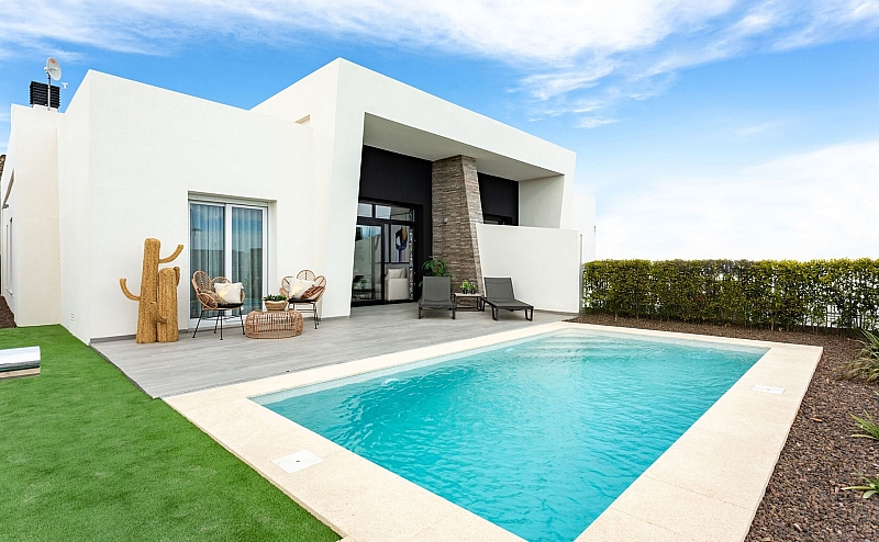 3 Bedroom 2 Bathroom apartment in La Finca Golf