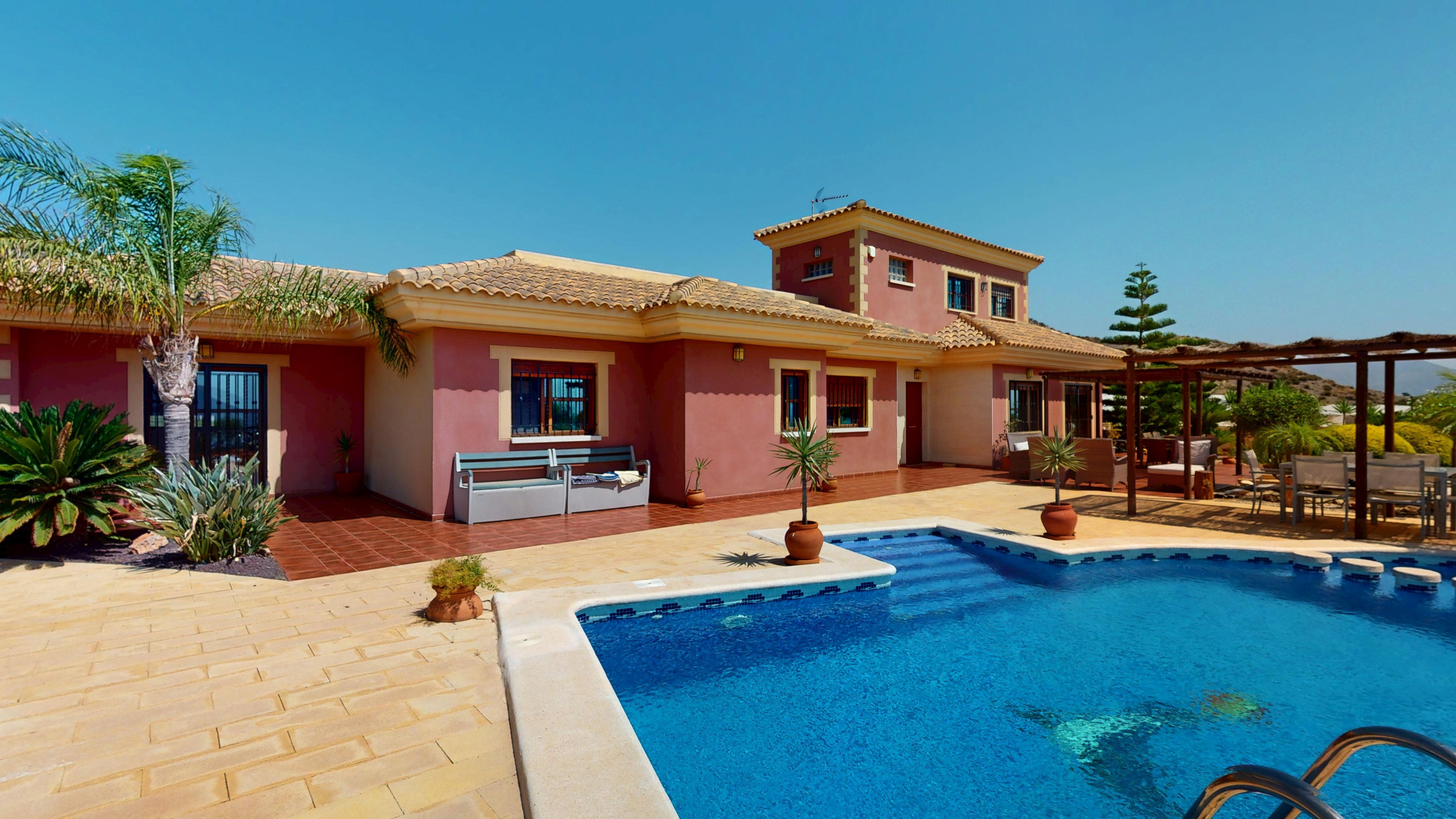 For sale - 5 Bedroom 4 Bathroom detached in Águilas - Águilas  - Murcia