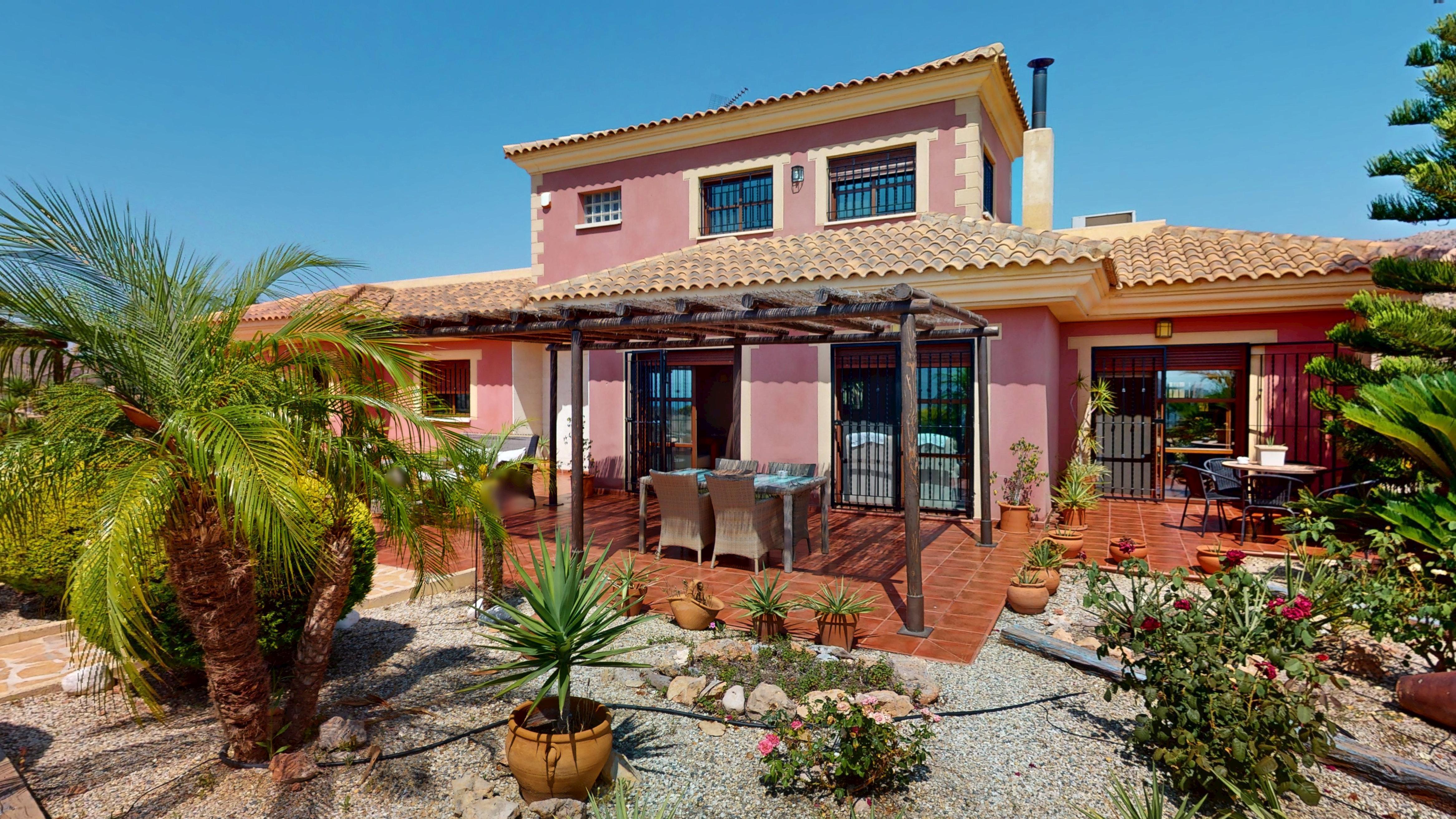 5 Bedroom 4 Bathroom detached in Águilas