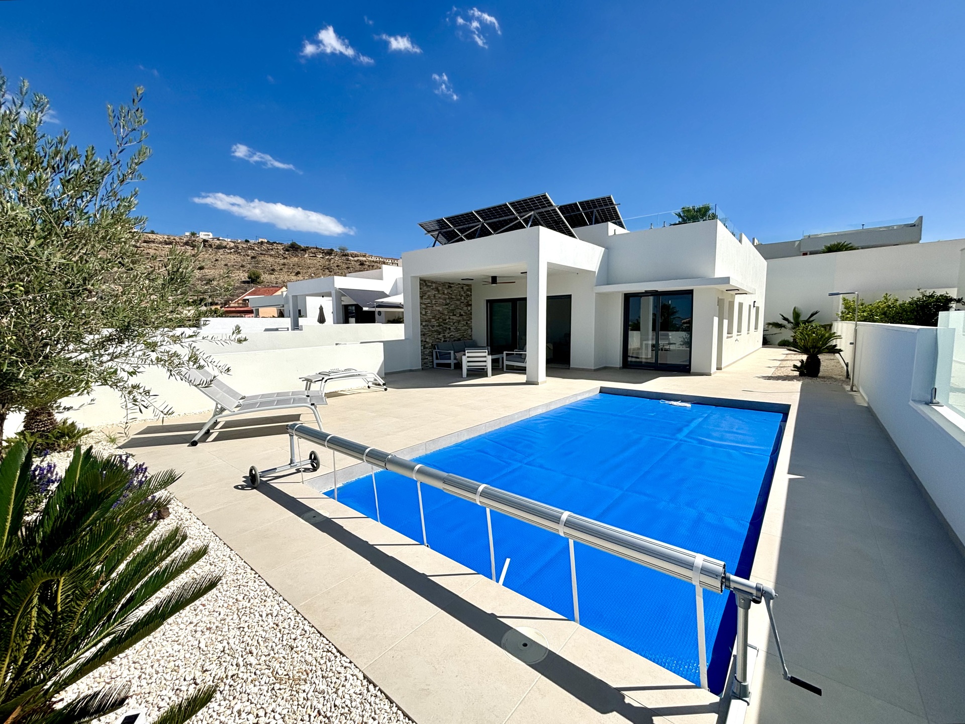 3 Bedroom 2 Bathroom detached in Benijófar