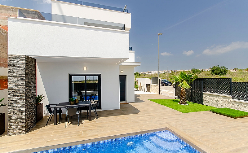 3 Bedroom 2 Bathroom semi-detached in Vistabella