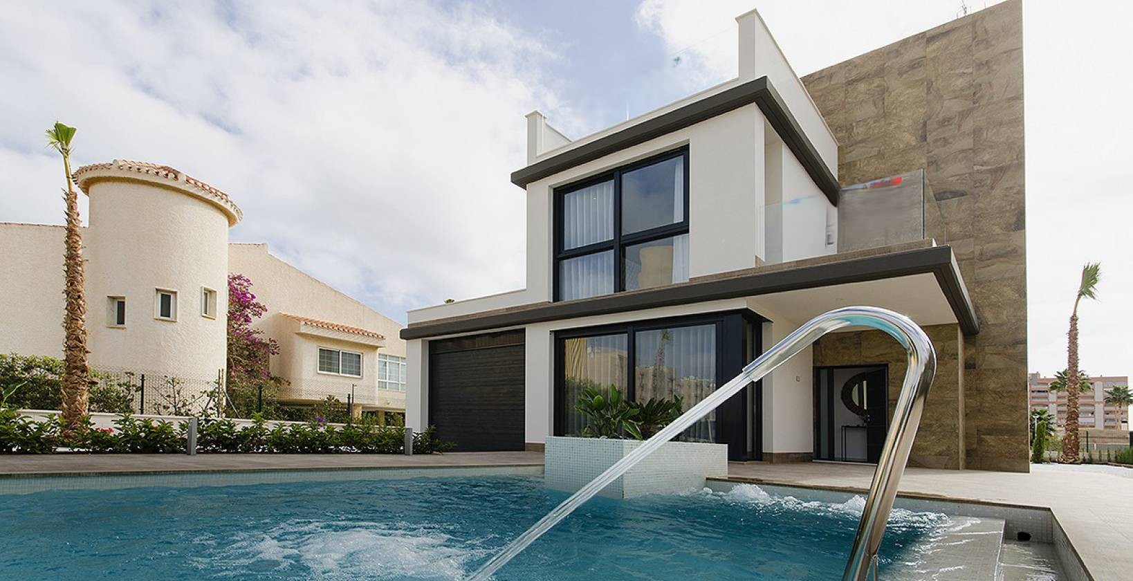 For sale - 3 Bedroom 3 Bathroom villa in Dehesa de Campoamor - Dehesa de Campoamor  - Alicante