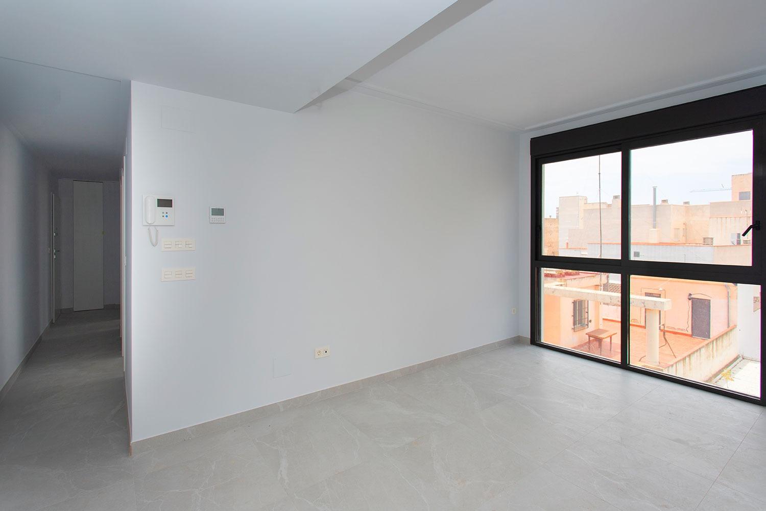 For sale - 2 Bedroom 2 Bathroom Apartment in Torrevieja - Paseo maritimo  - Alicante