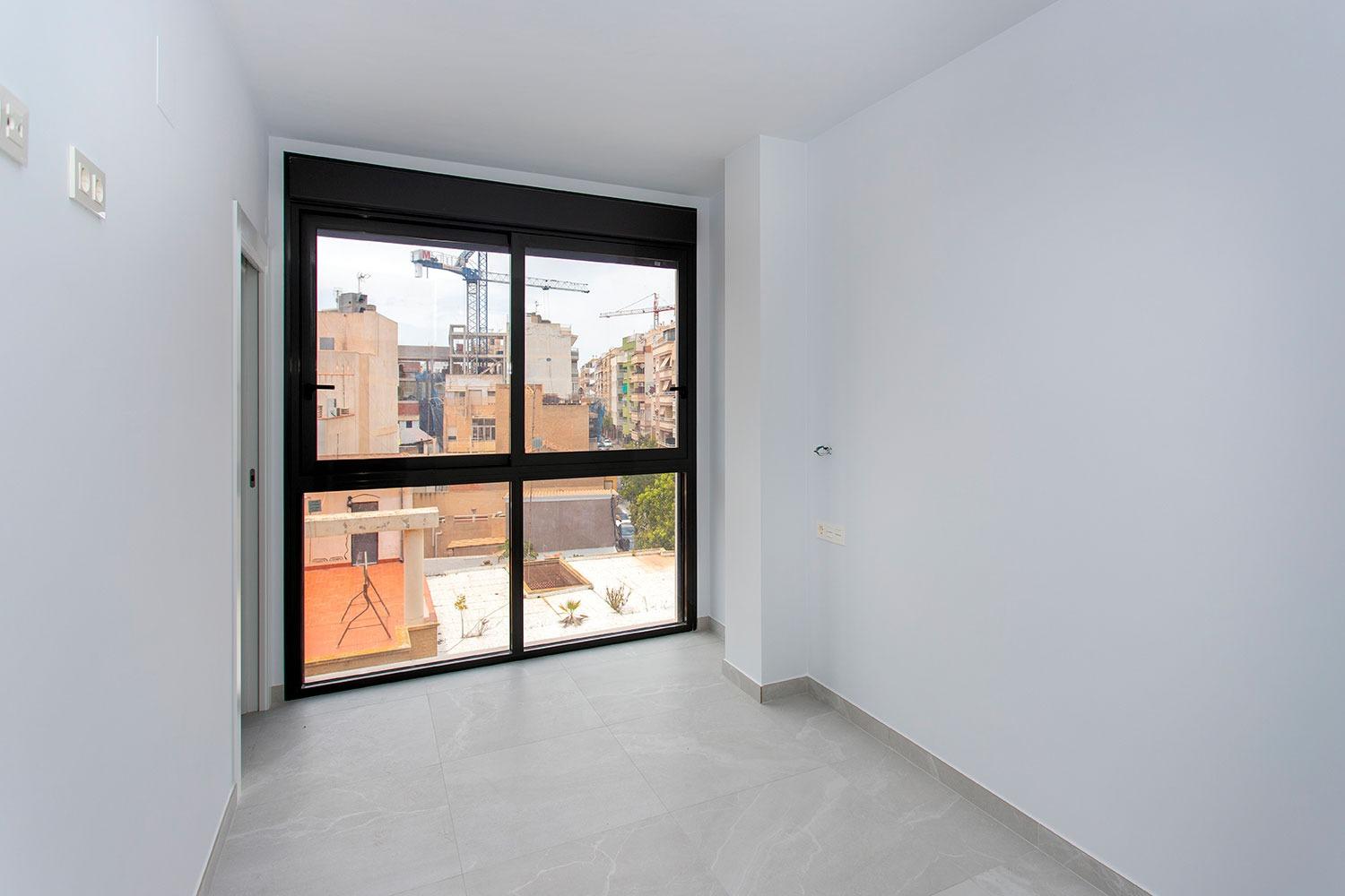 For sale - 2 Bedroom 2 Bathroom Apartment in Torrevieja - Paseo maritimo  - Alicante